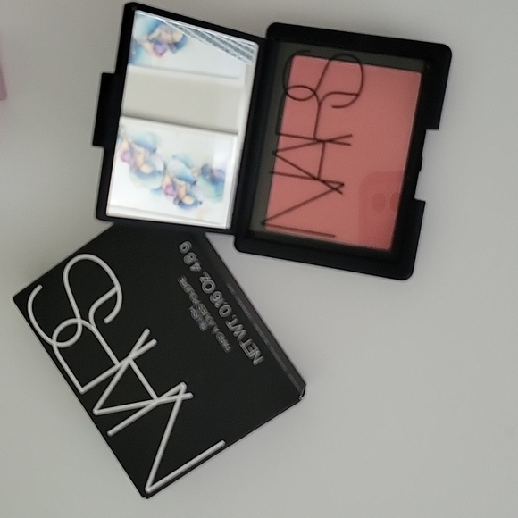 NWT MAKEUP MUST HAVES! - Picture 2 of 6